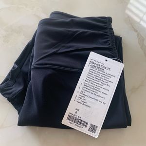 NWOT Align Crops Cross Waist Black -6.